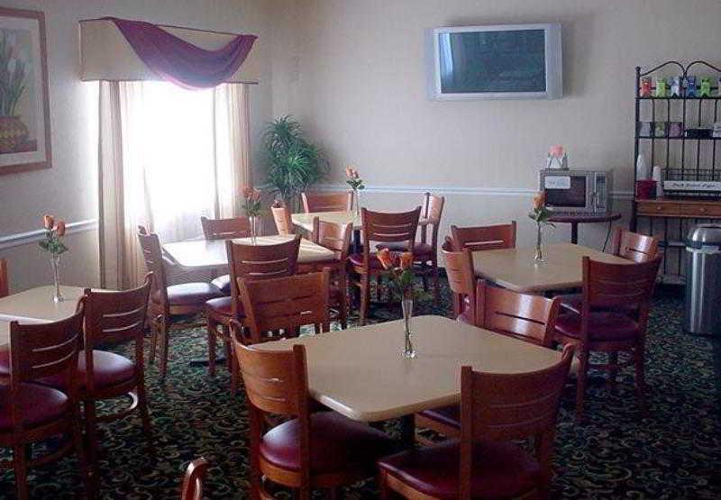 Fairfield Niles Hotel Warren